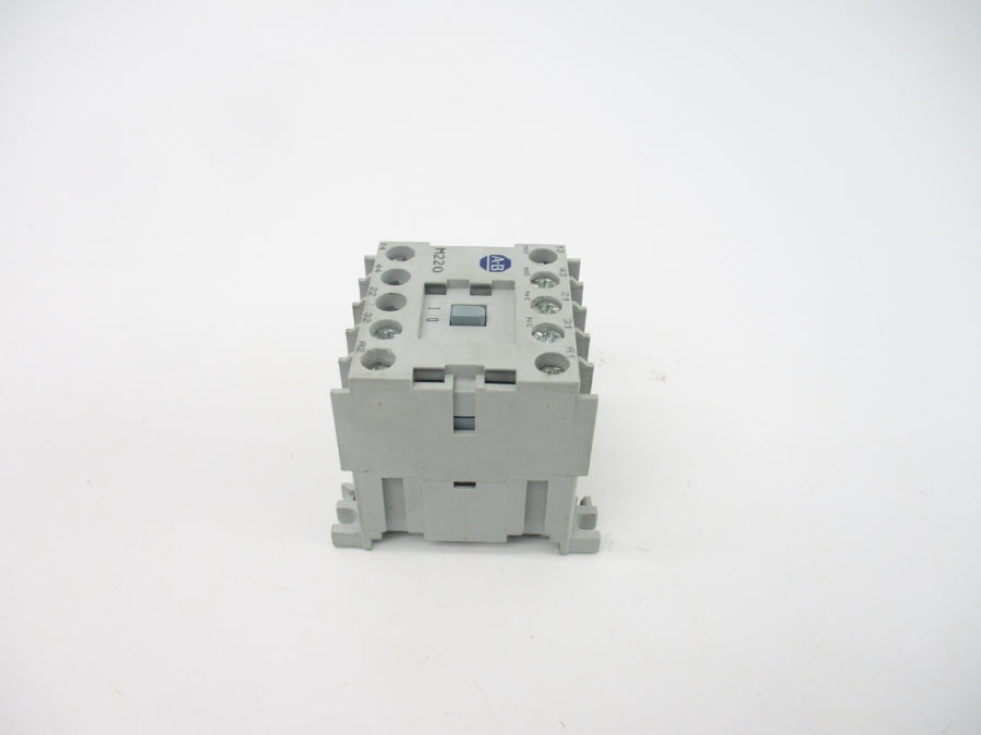 ALLEN BRADLEY 700-M220A4S SER. A 440-480V NSNP