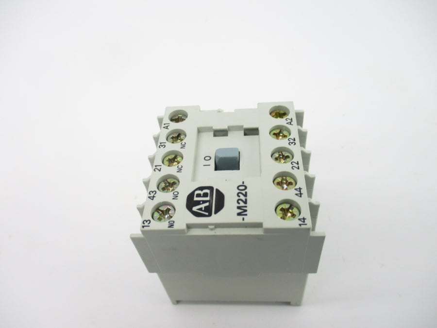 ALLEN BRADLEY 700-M220A4S SER. A 440-480V (BR/WH) NSMP