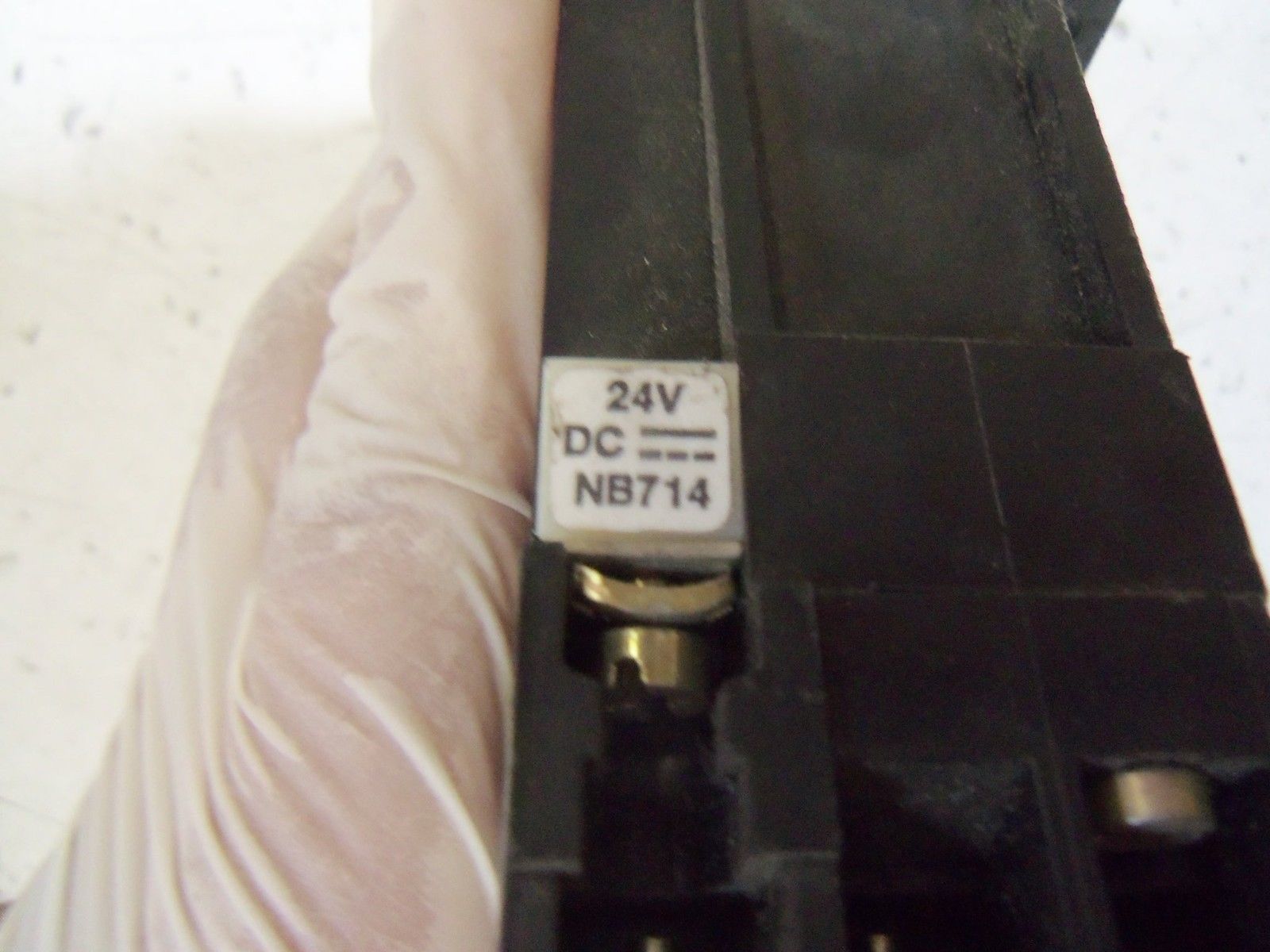 ALLEN BRADLEY 100-A09NZ3 SER. B 24VDC  UNMP