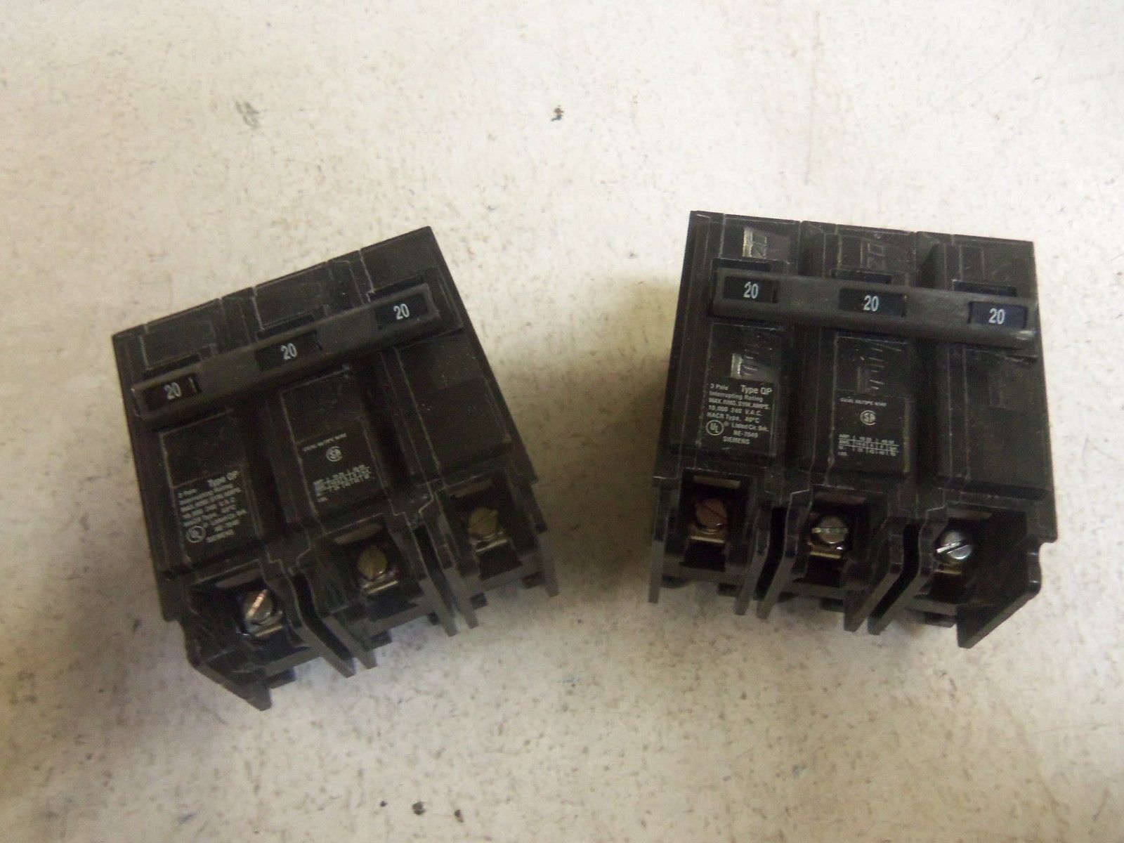LOT OF 2 SIEMENS Q320 CIRCUIT BREAKER NSMP