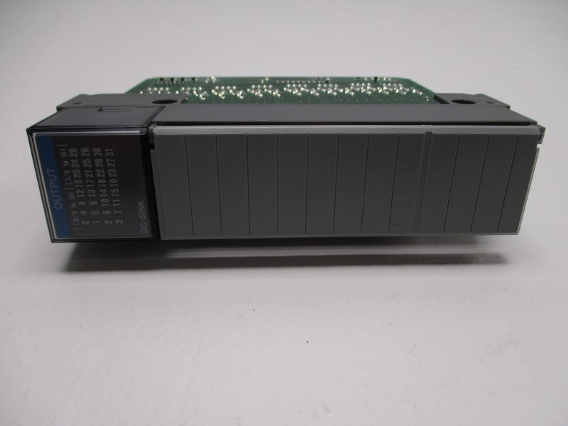 ALLEN BRADLEY 1746-OV32 OUTPUT MODULE SER. D  NSNP