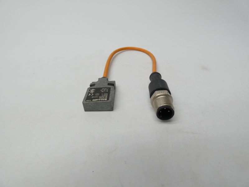 BALLUFF BESR01ZC-PSC50B-BX00.2-GS04-V BES01W6 10-30VDC UNMP