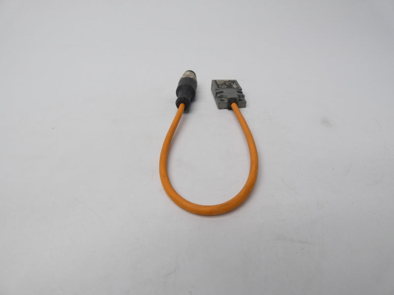 BALLUFF BESR01ZC-PSC50B-BX00.2-GS04-V BES01W6 10-30VDC UNMP