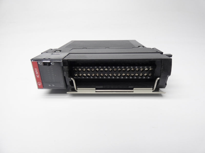 ALLEN BRADLEY 1756-IA16I SER. A REV. L01 F/W 3.2 120VAC NSNP