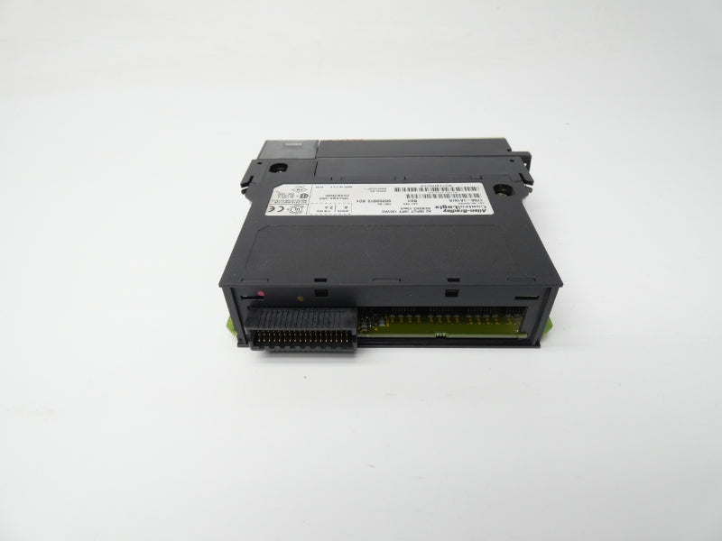 ALLEN BRADLEY 1756-IA16 SER. A REV. B01 F/W 2.4 120VAC UNMP