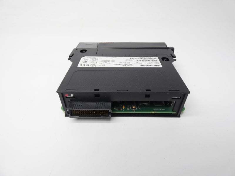 ALLEN BRADLEY 1756-IF8 SER. A REV. J01 F/W 1.5 24VDC UNMP