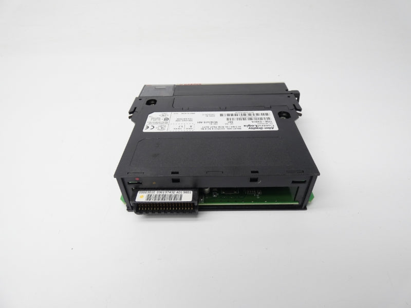 ALLEN BRADLEY 1756-OX8I SER. A REV. C01 F/W 1.7 24VDC UNMP