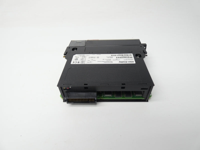 ALLEN BRADLEY 1756-OF8 SER. A REV. L01 F/W 1.5 24VDC UNMP