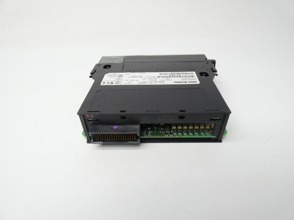 ALLEN BRADLEY 1756-OA16 SER. A REV. K01 F/W 3.2 24VDC UNMP