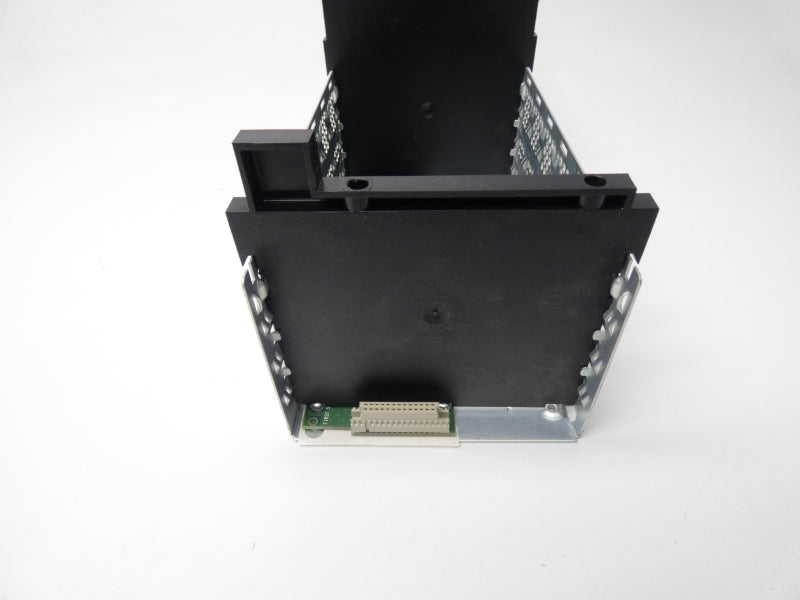 ALLEN BRADLEY 1756-A13 SER. B 24VDC 15A UNMP