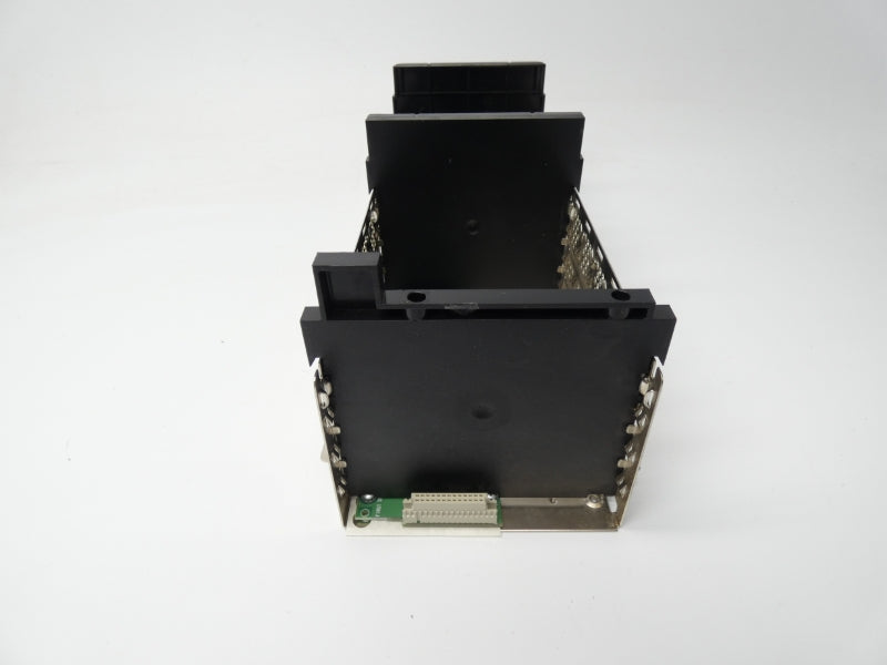 ALLEN BRADLEY 1756-A10 SER. B REV. L01 24VDC 15A UNMP