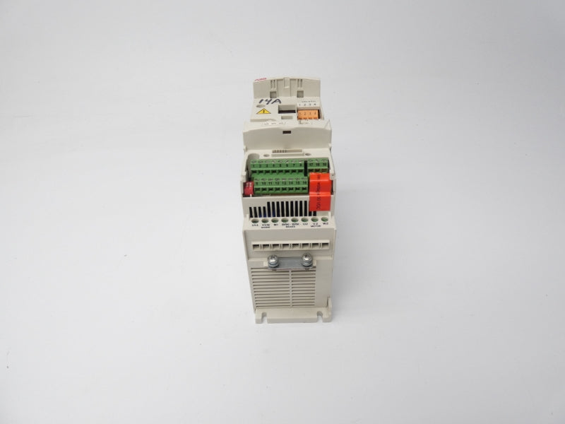 ABB ACS355-03U-05A6-4 380/480V 9.6/8A (AS PICTURED) UNMP