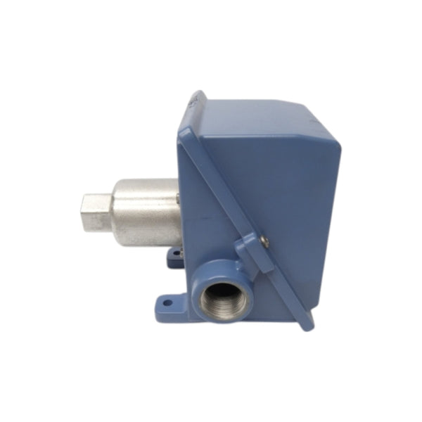 UNITED ELECTRIC CONTROLS J402-S146B 480VAC 15A 0-30PSI NSNP