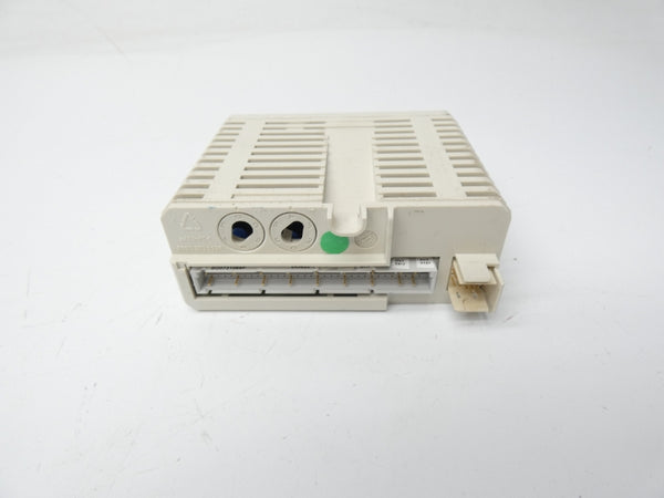 ABB 3BSE008514R1 DO820 250VAC 10A NSNP