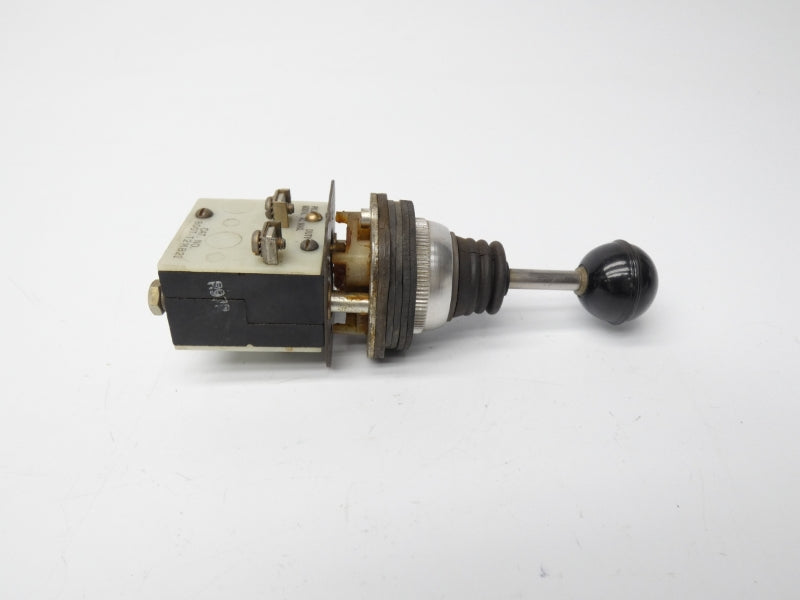 ALLEN BRADLEY 800T-T2MB21 600V UNMP