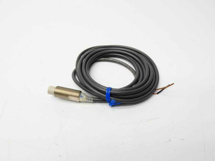 OMRON E2E-X5MF2 12-24VDC NSNP