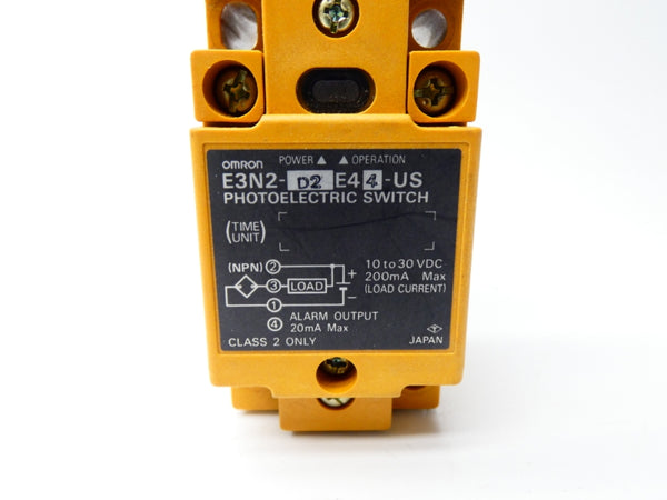 OMRON E3N2-D2E44-US 10-30VDC NSNP