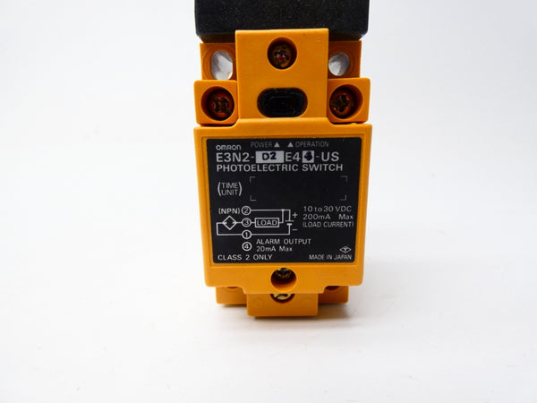 OMRON E3N2-D2E44-US 10-30VDC NSMP