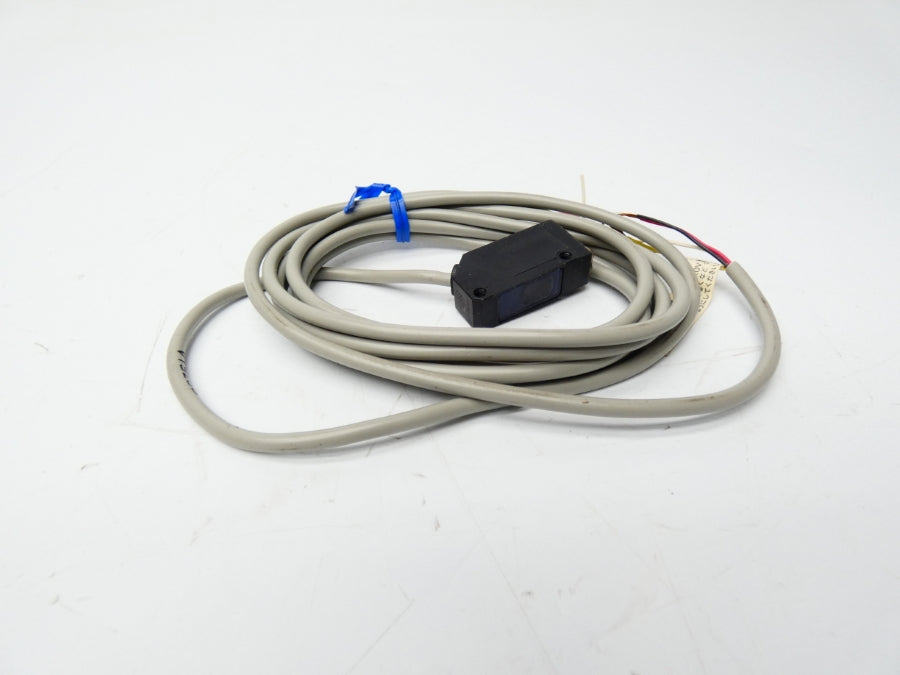 OMRON E3V-7DC43S 12-24VDC NSNP