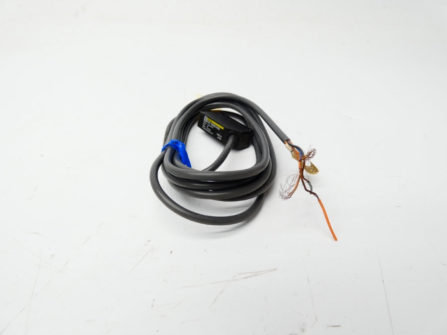 OMRON E3V-DS8C43S 12-24VDC NSMP