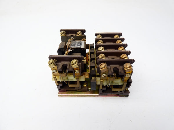 SYLVANIA 5U8- 110-120V ( AS PICTURED) NSNP