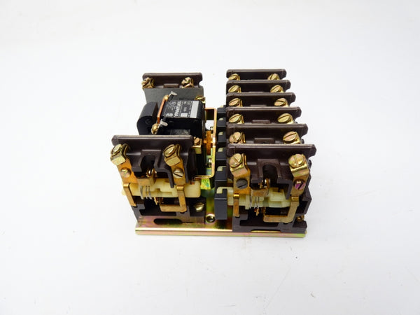 SYLVANIA 5U8- 110-120V NSNP