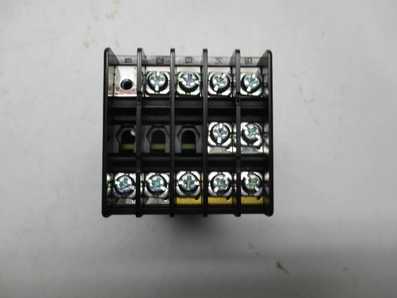 OMEGA CN743 100-240VAC 5A NSMP