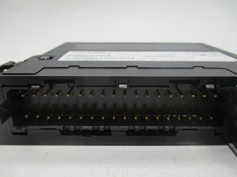 ALLEN BRADLEY 1756-IA16I SER. A F/W 3.3 24VDC (NO DOOR) NSMP