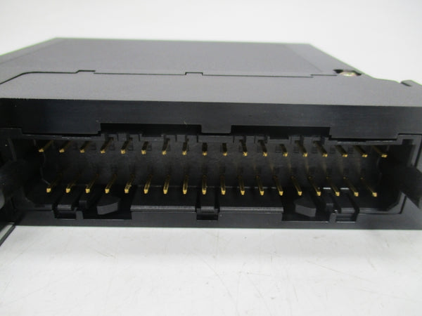 ALLEN BRADLEY 1756-IA16I SER. A REV. K01 F/W 2.2 120VAC (NO DOOR) NSNP