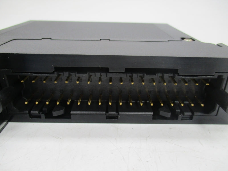 ALLEN BRADLEY 1756-IA16I SER. A REV. K01 F/W 2.2 120VAC (NO DOOR) NSNP