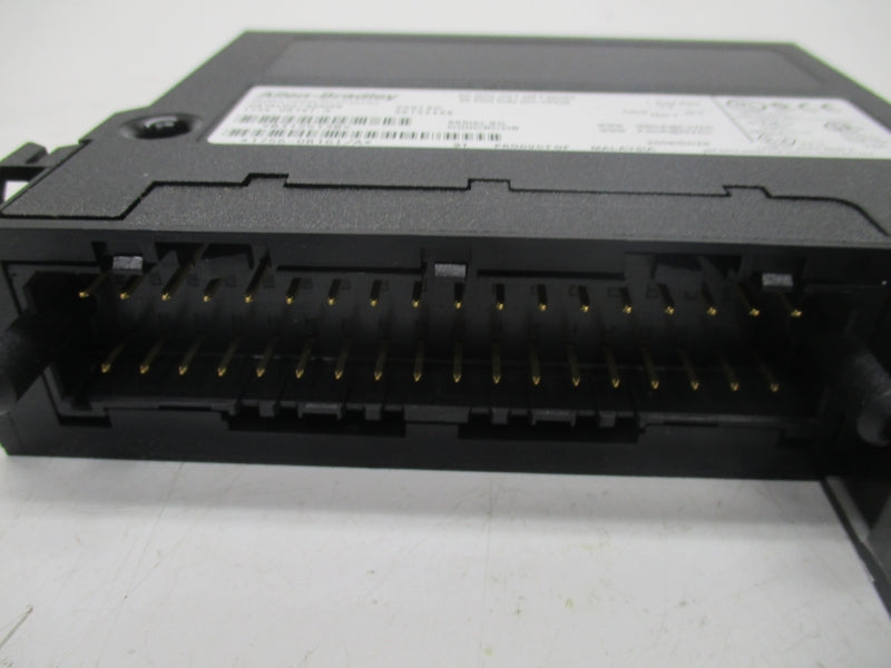 ALLEN BRADLEY 1756-OB16I SER. A 24VDC 2A F/W 3.2 NSMP