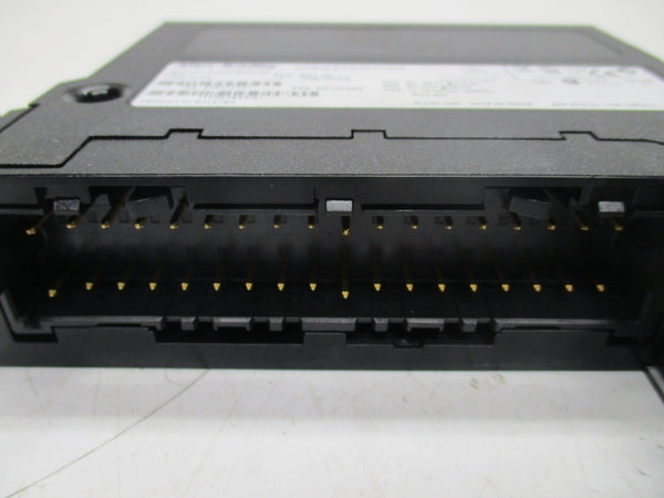 ALLEN BRADLEY 1756-IA32 SER. A F/W 3.003 120VAC NSMP