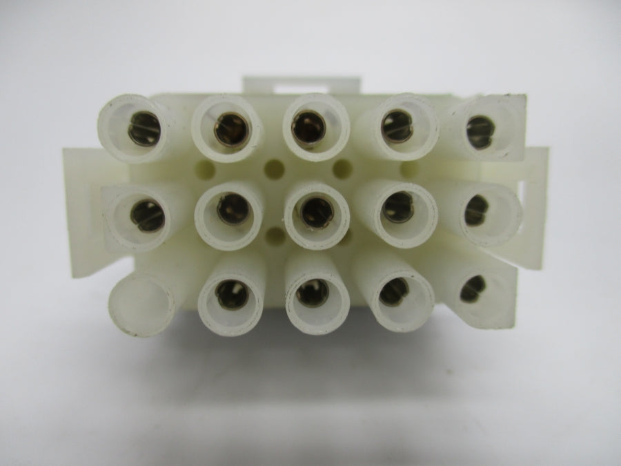 PLUG 227568 200-240V NSNP