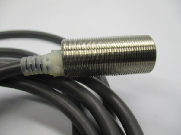 OMRON E2E-X5Y1 24-240VAC UNMP