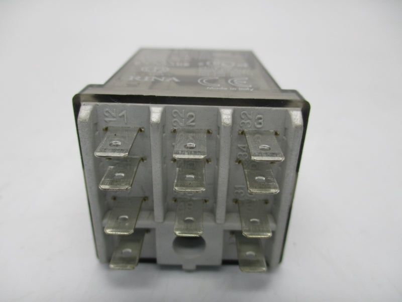 ALLEN BRADLEY 700-HB33A24 SER.E 24VAC 15A UNMP