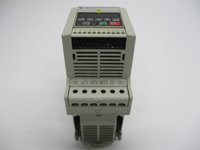 ALLEN BRADLEY 160-BA04NSF1P1 SER. C F/W 7.05 380-460V 4.6A UNMP