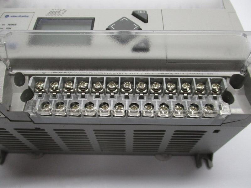 ALLEN BRADLEY 1766-L32BWAA SER. B F/W 15 12-24VDC NSNP