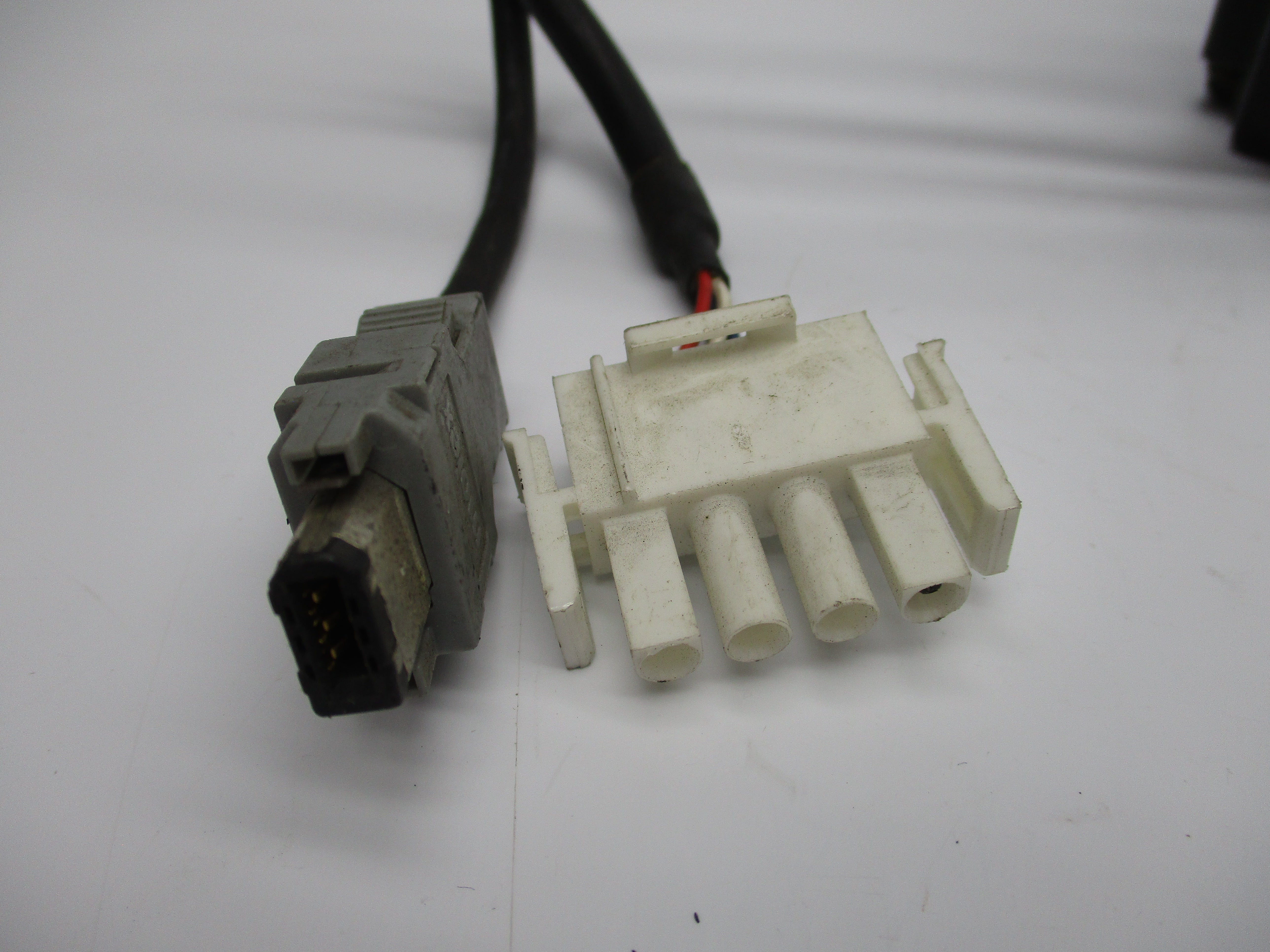 YASKAWA ELECTRIC SGMAH-02BAF41 100V 3A UNMP
