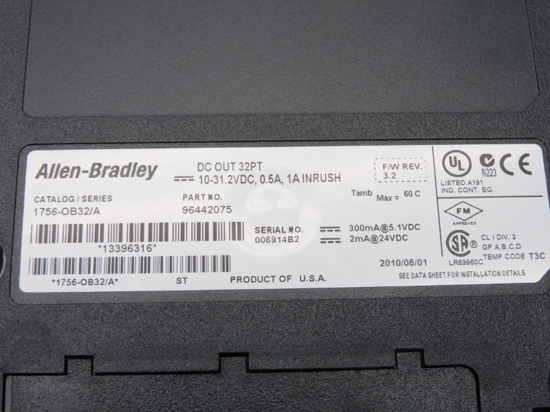ALLEN BRADLEY 1756-OB32 SER. A F/W 3.2 24VDC 1A  NSMP