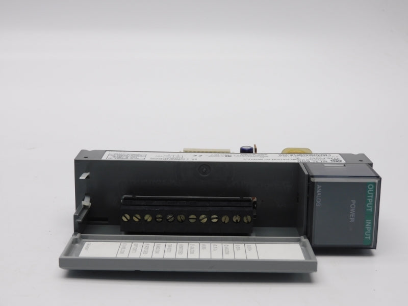 ALLEN BRADLEY 1746-FIO4V SER. A -/+10VDC UNMP