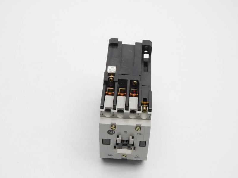 ALLEN BRADLEY 100-A30NZ*3 SER. B 24VDC 30A NSNP