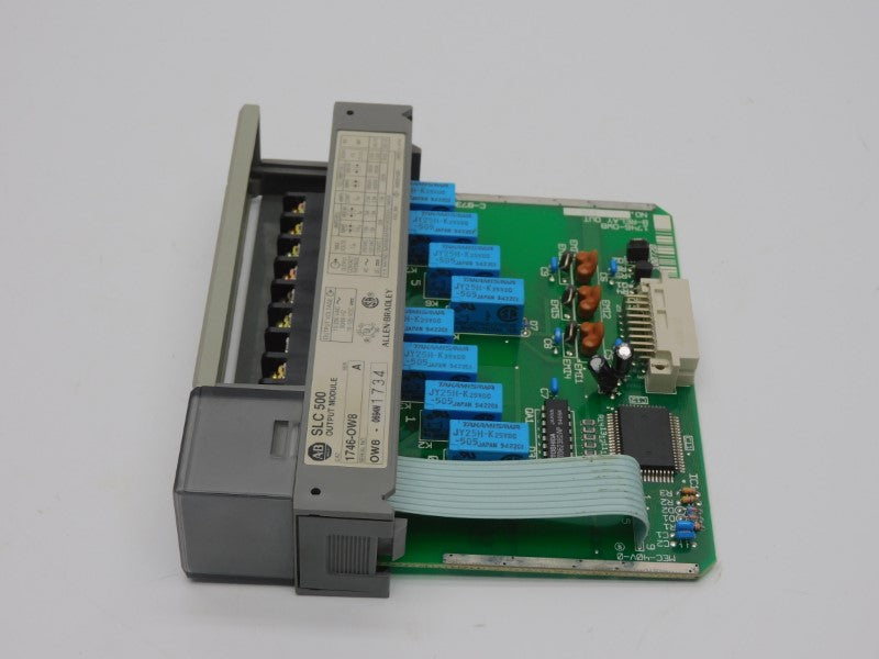 ALLEN BRADLEY 1746-OW8 SER. A 240VAC 15A UNMP