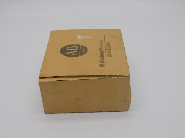 ALLEN BRADLEY 1769-OB32 SER. A F/W 3.1 REV. 1 24VDC DATE: 2011 NSFS