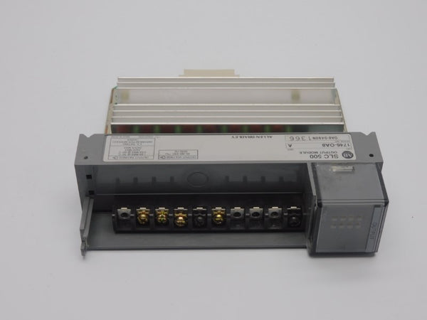 ALLEN BRADLEY 1746-OA8 SER. A 85-265VAC 1.0A (NO DOOR) UNMP