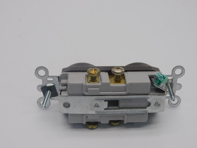 PASS&SEYMOUR LEGRAND 671TR 120VAC 20A NSMP