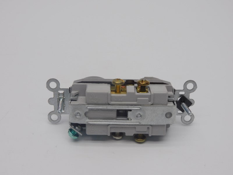 PASS&SEYMOUR LEGRAND 671TR 120VAC 20A NSMP