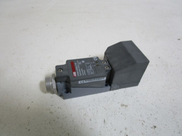 ABB PROXIMITY SENSOR SIN40-Q55U-T-PK  NSNP