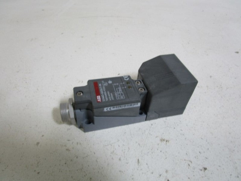 ABB PROXIMITY SENSOR SIN40-Q55U-T-PK  NSNP