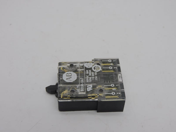 ALLEN BRADLEY 800M-XA7 SER. B 300VAC 10A NSNP
