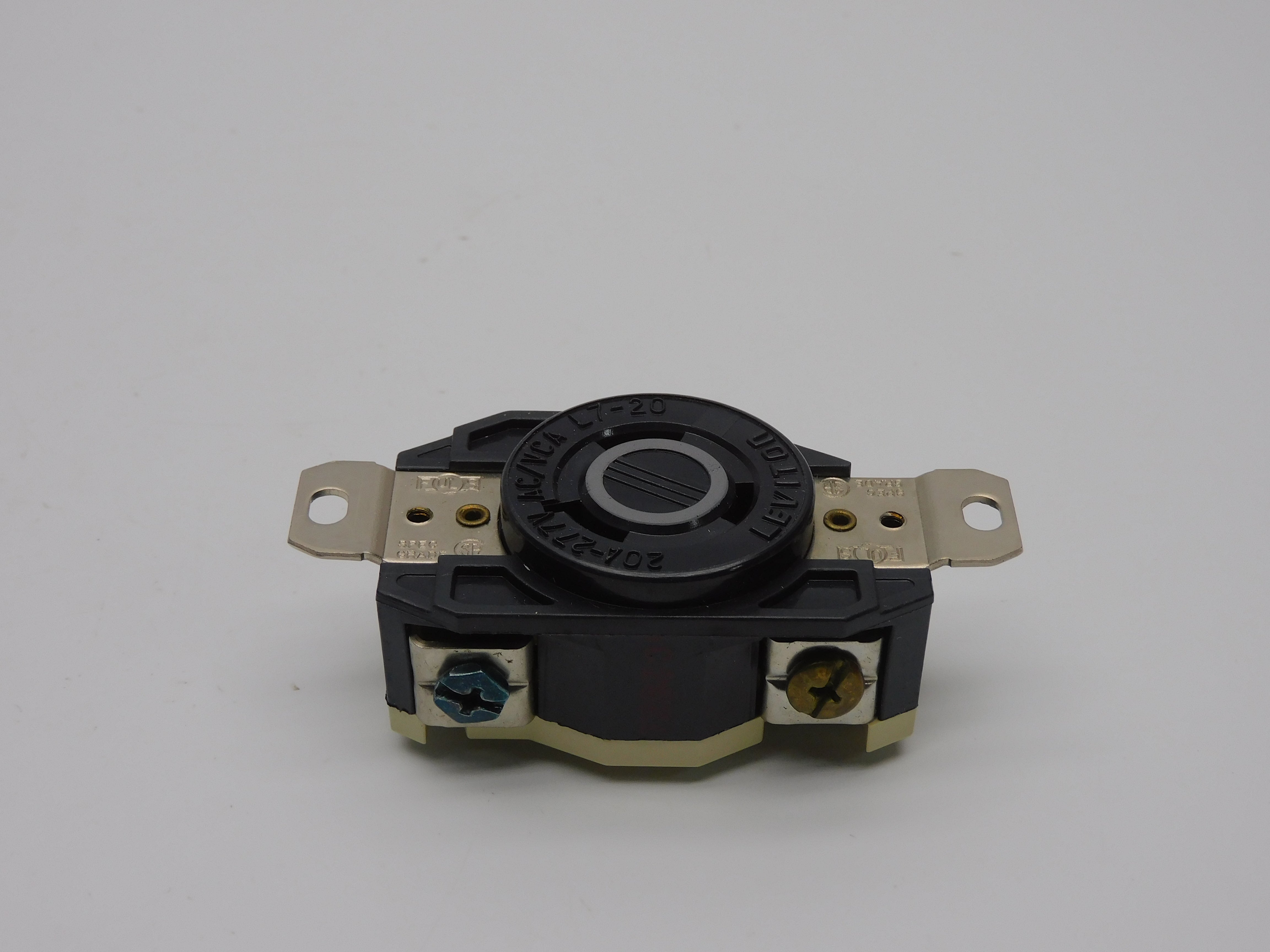 LEVITON 2330 277V 20A NSMP